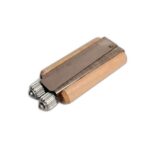 Drewniany karbownik do napinania drutu